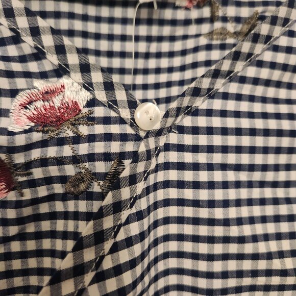 The Edit by Seventeen Navy White Gingham Floral Embroidered Romper Size Medium - Picture 3 of 9